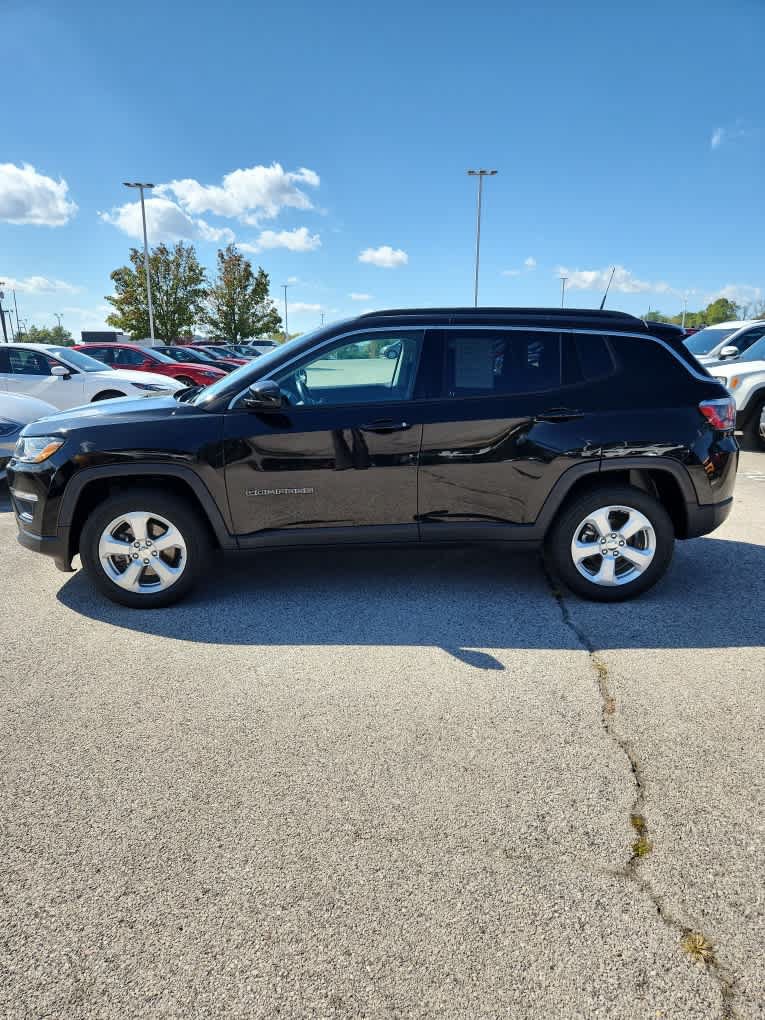 Used 2018 Jeep Compass Latitude w/ Popular Equipment Group AWD/4WD image 16