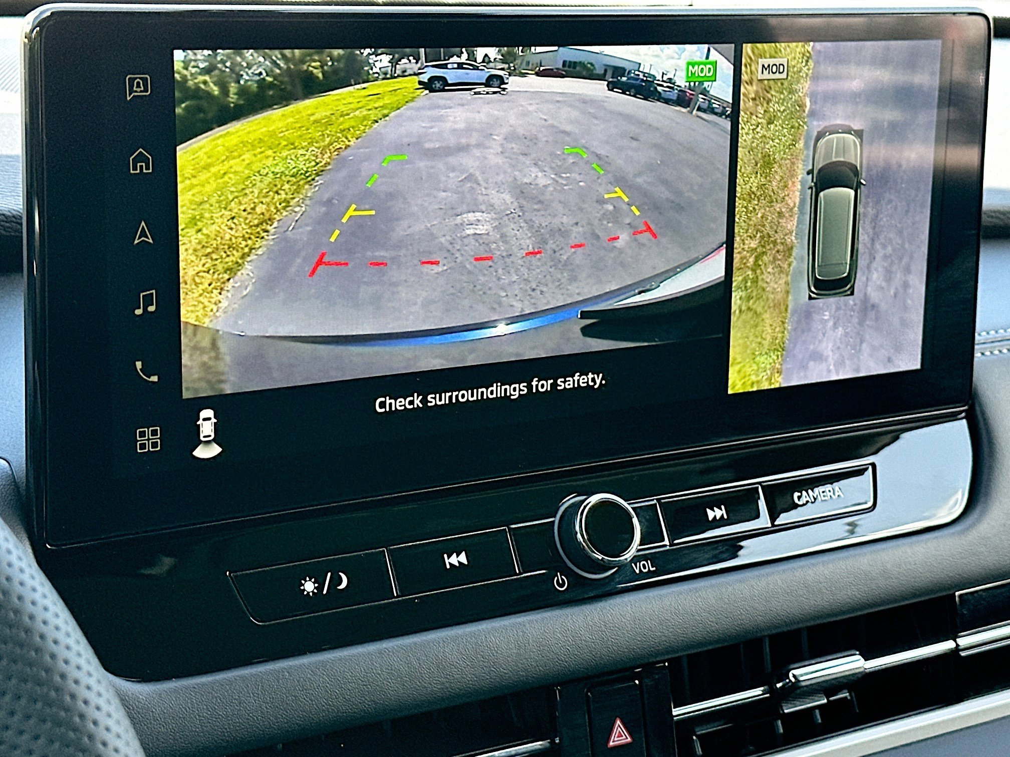 New 2025 Mitsubishi Outlander SE image 9
