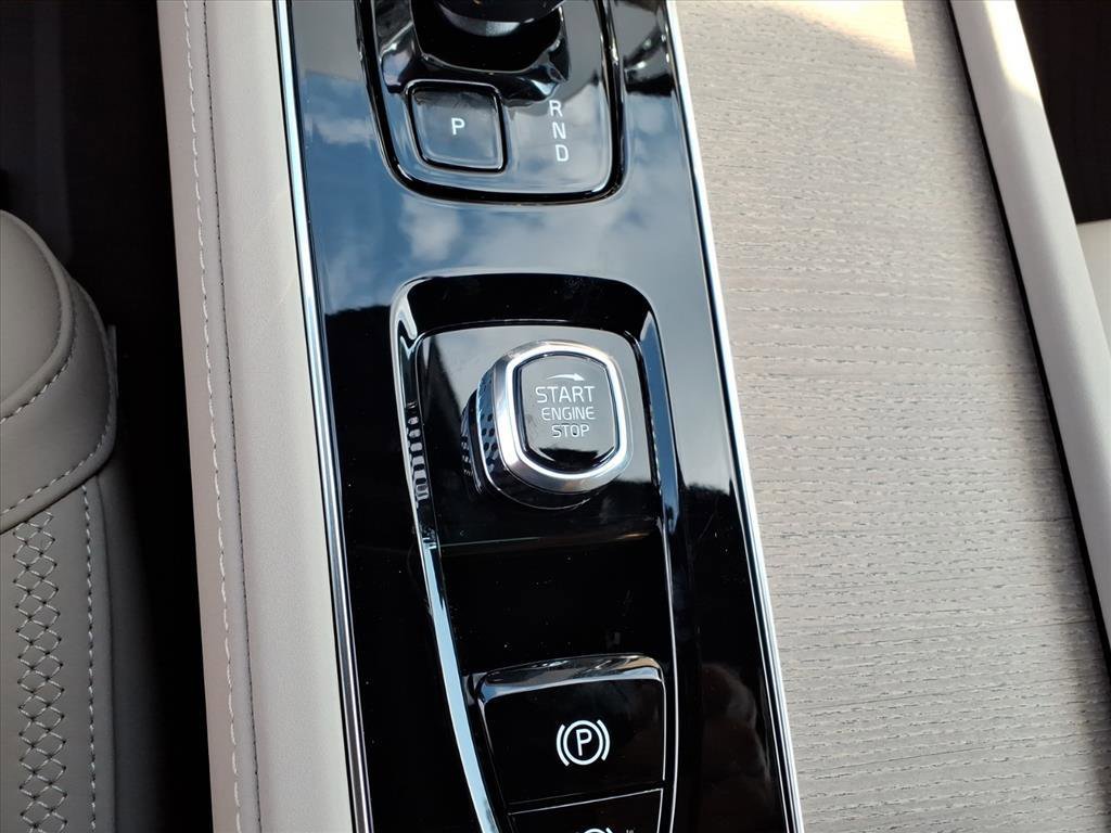 New 2026 Volvo XC90 B6 Plus w/ Protection Package Premier image 23
