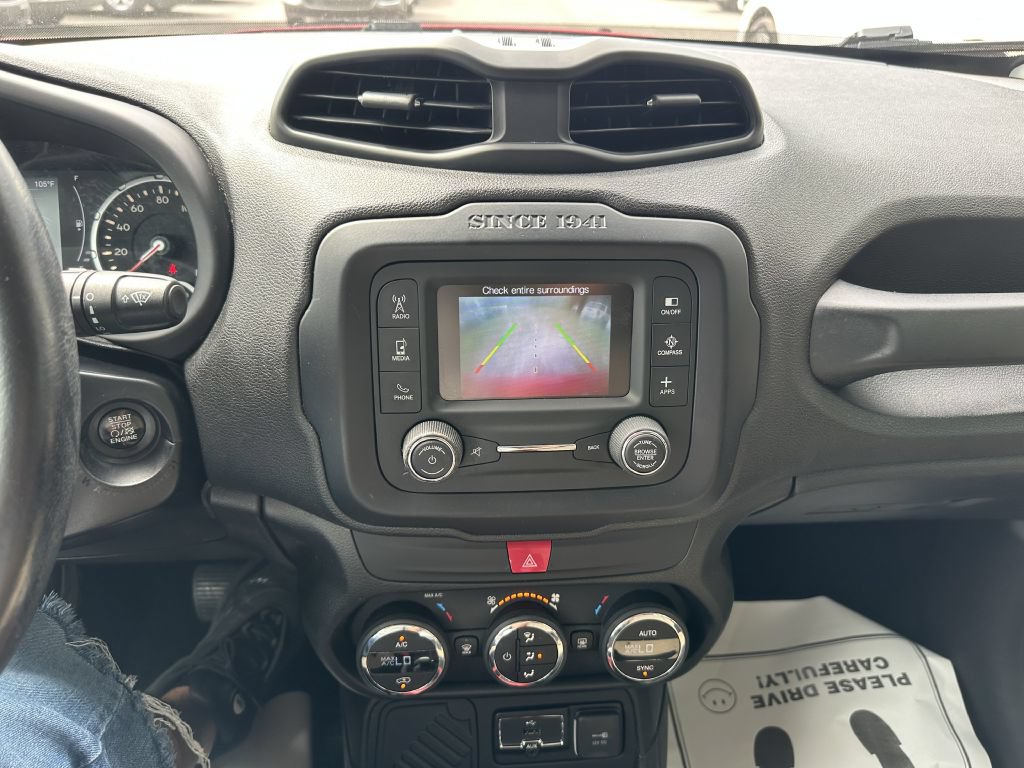 Used 2017 Jeep Renegade Latitude w/ Popular Equipment Group FWD image 9