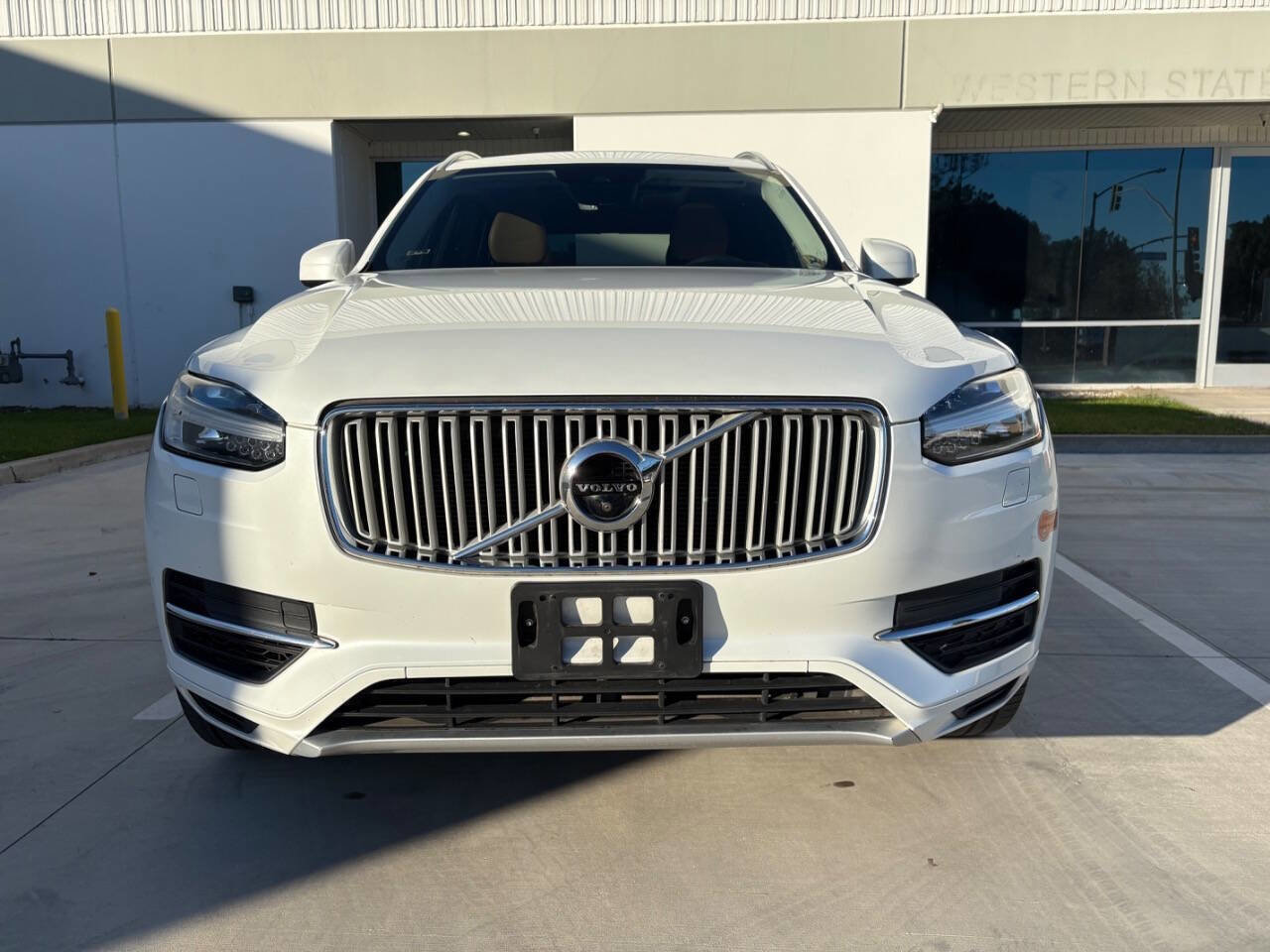 Used 2016 Volvo XC90 T8 Inscription image 2