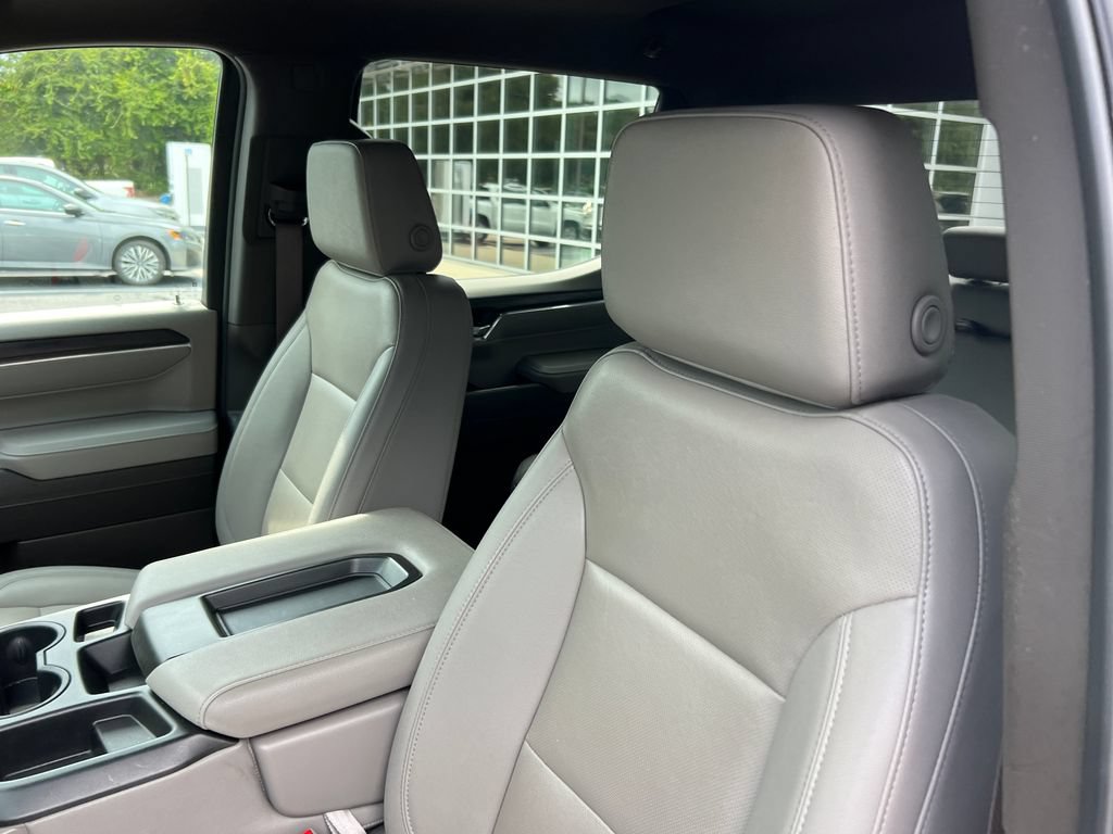 Used 2025 GMC Sierra 1500 SLT RWD image 10