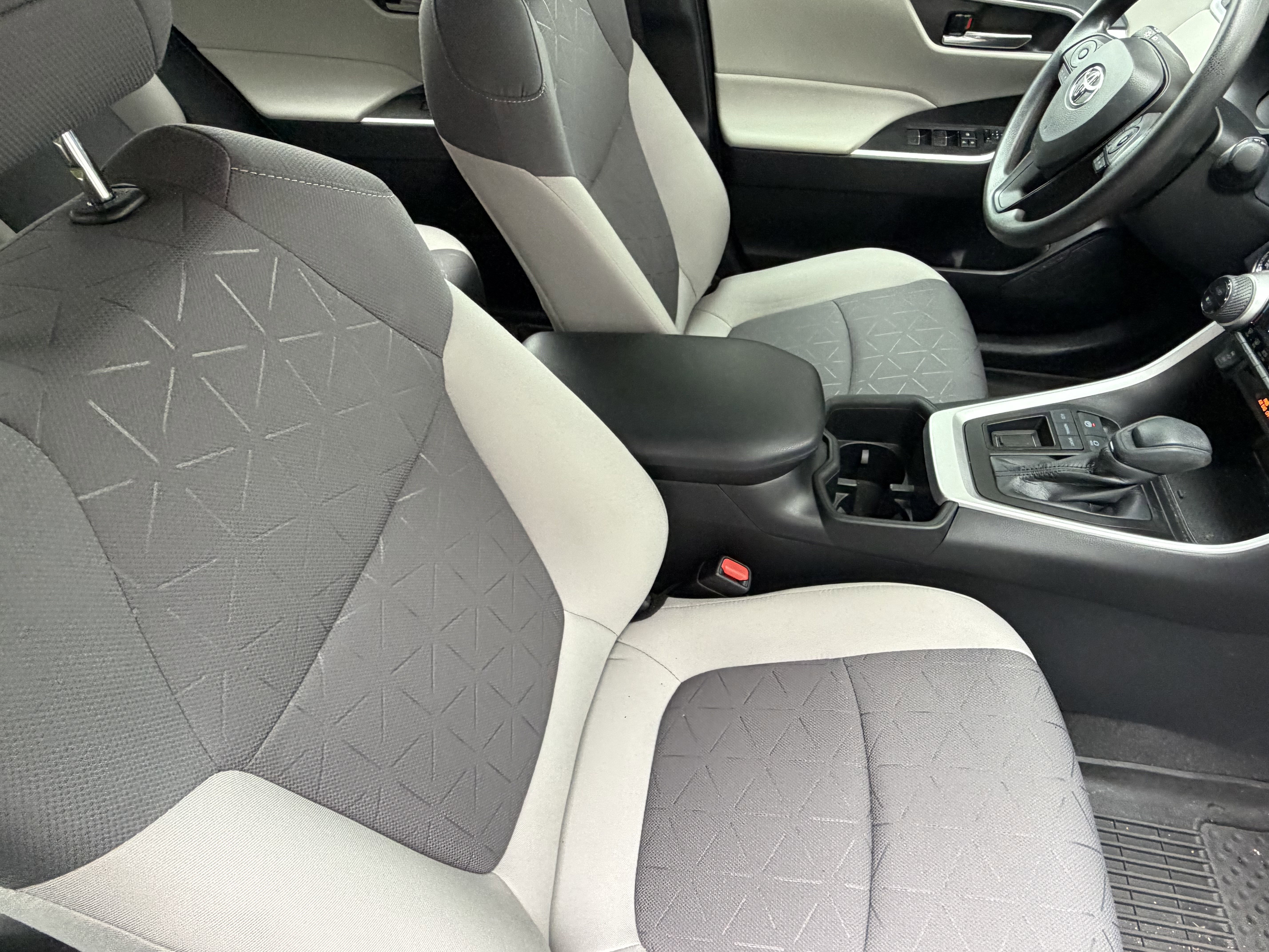 Used 2023 Toyota RAV4 XLE FWD image 43