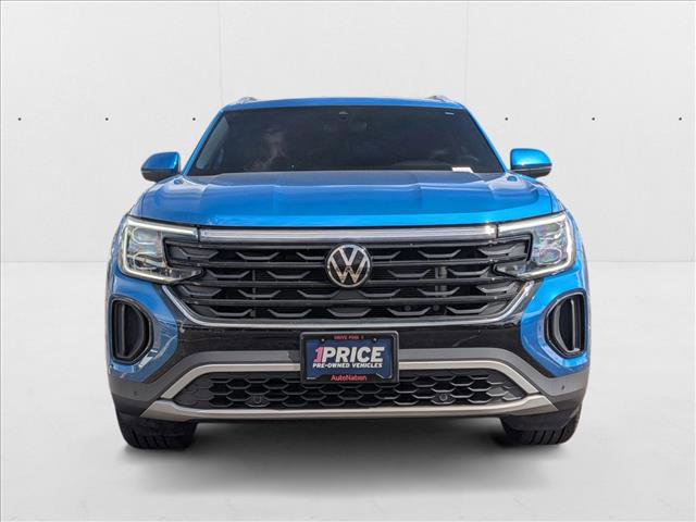 Used 2024 Volkswagen Atlas Cross Sport SE image 2