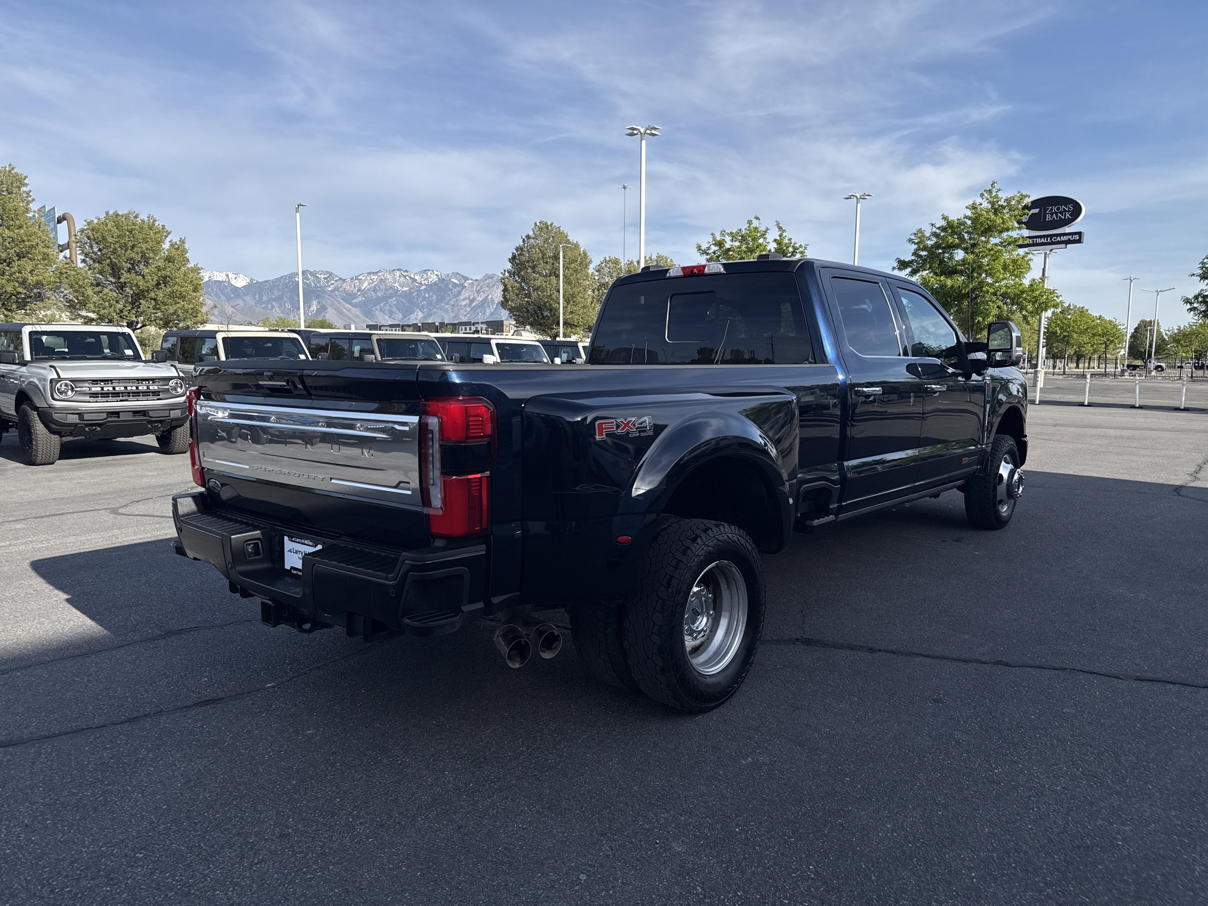 Used 2024 Ford F350 Platinum w/ FX4 Off-Road Package AWD/4WD image 5