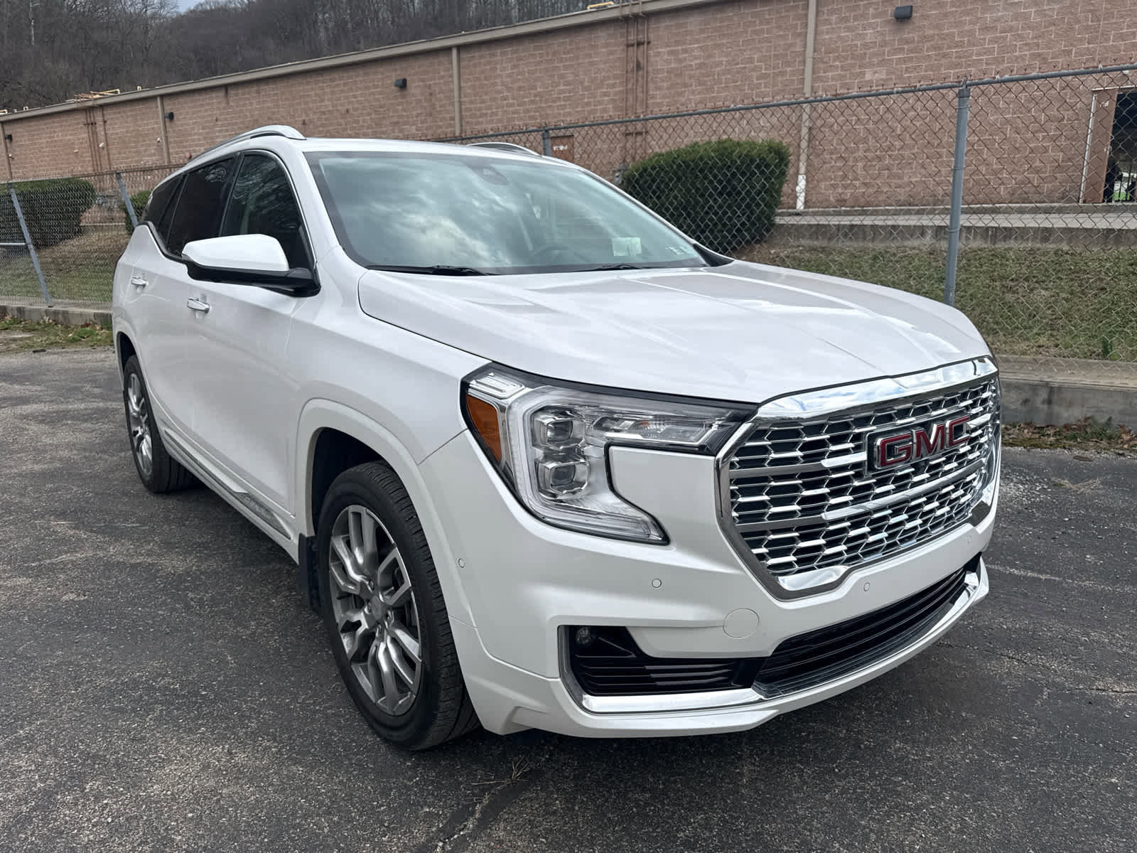Used 2023 GMC Terrain Denali w/ Denali Premium Package image 10