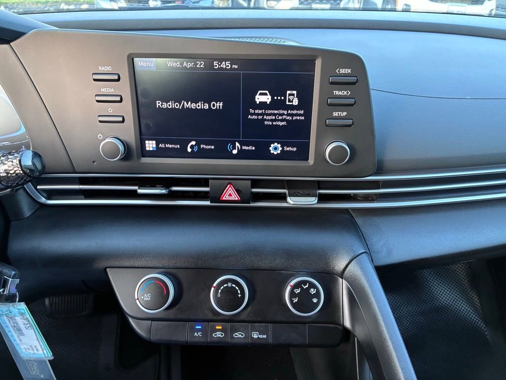 Used 2024 Hyundai Elantra SE FWD image 28