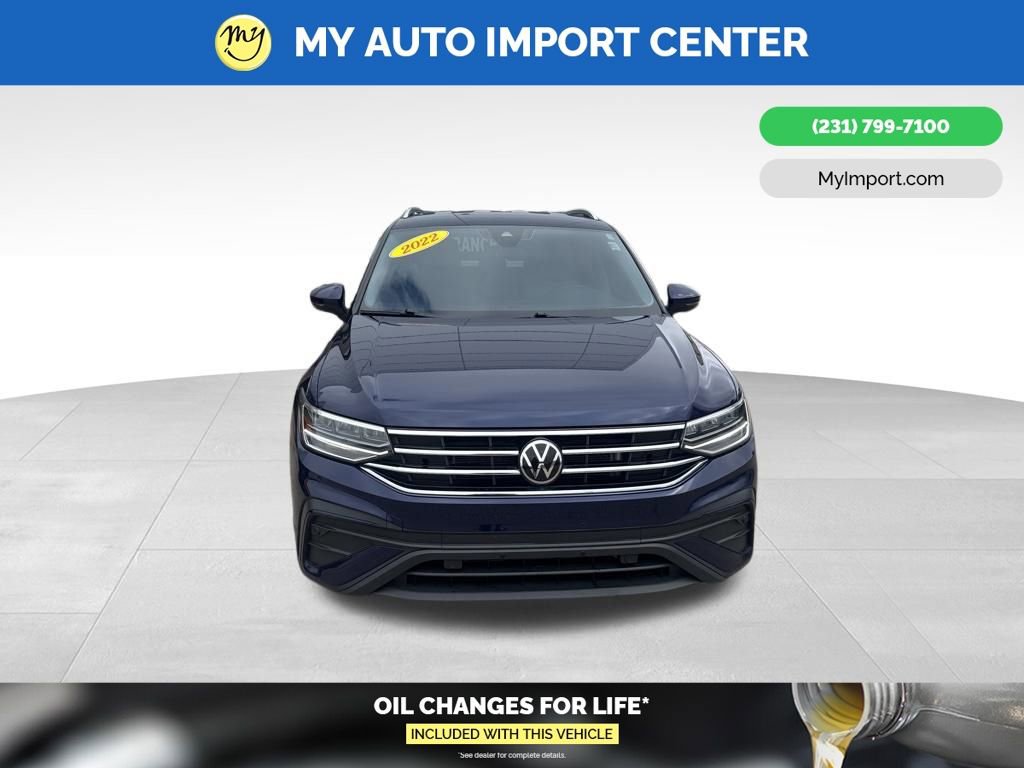 Used 2022 Volkswagen Tiguan SE image 2