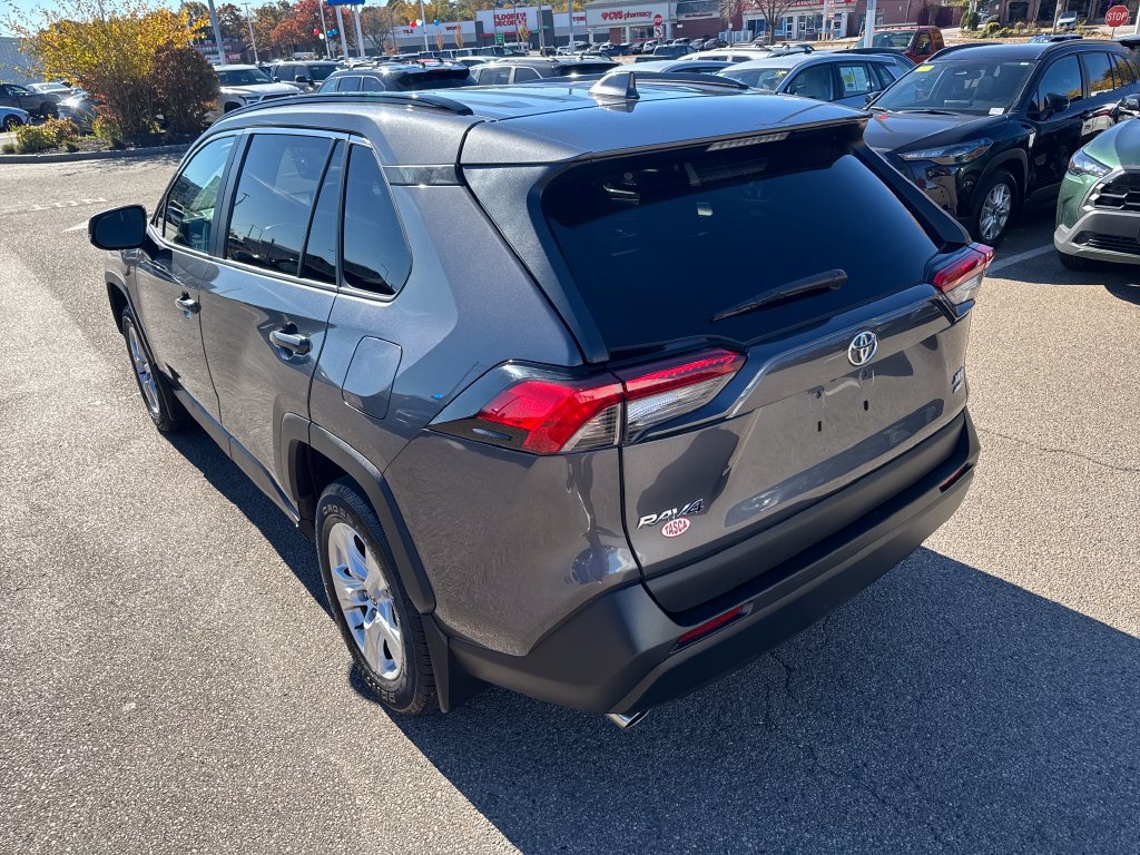Used 2021 Toyota RAV4 XLE w/ Convenience Package AWD/4WD image 5