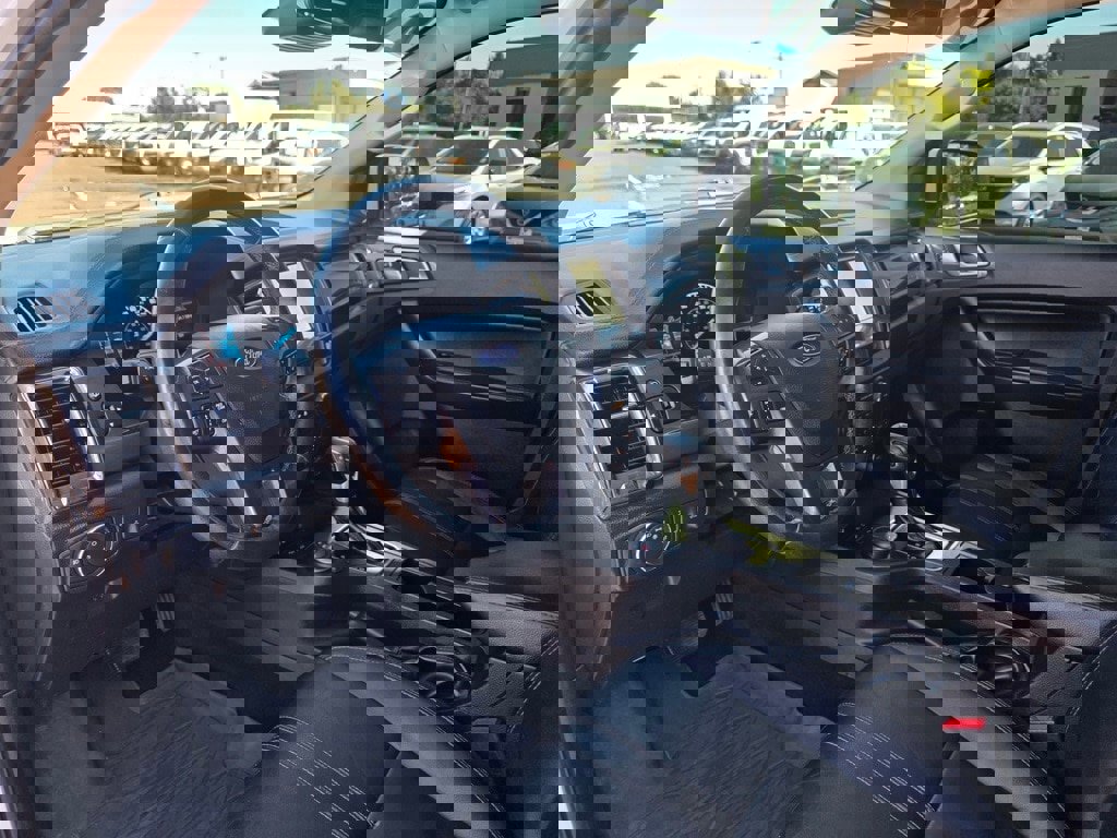 Used 2021 Ford Ranger Lariat w/ FX4 Off-Road Package image 11