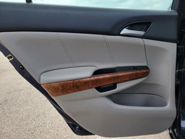 Used 2011 Honda Accord EX-L image 7