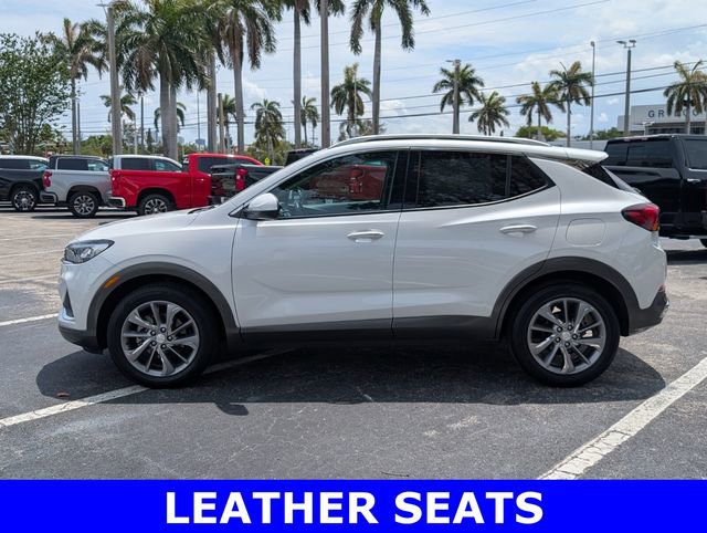 Used 2023 Buick Encore GX Essence w/ Experience Buick Package FWD image 4