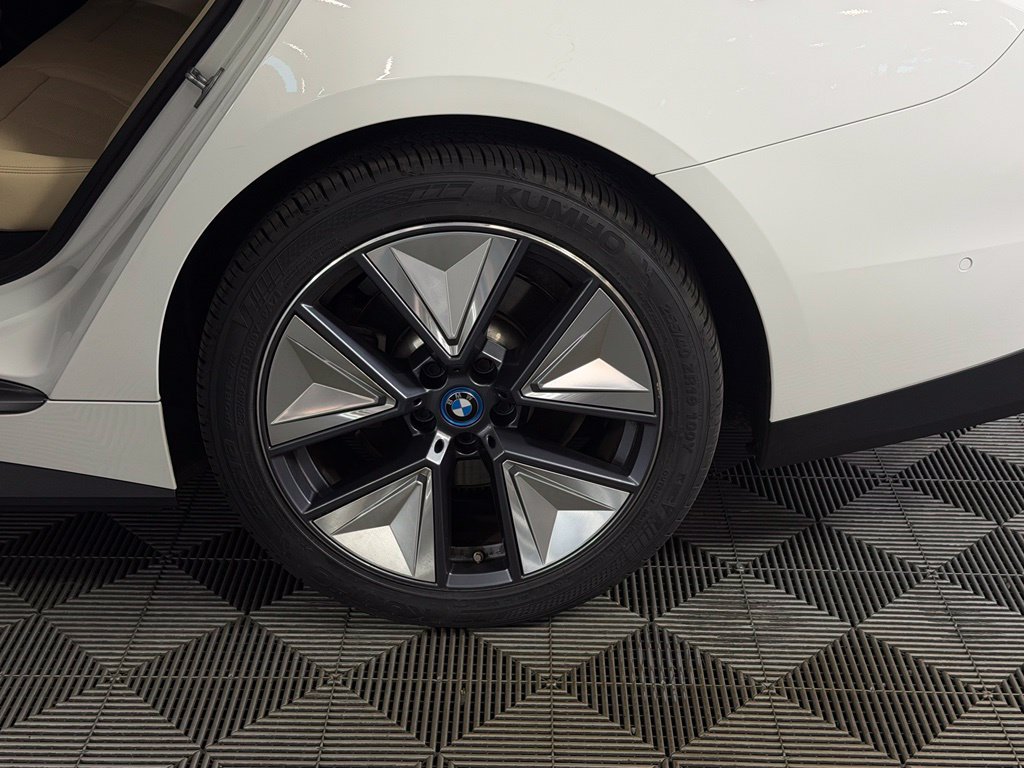 Used 2023 BMW i4 eDrive40 w/ Premium Package RWD image 11