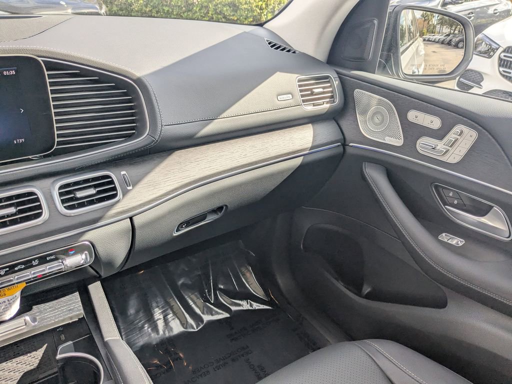 Certified 2026 Mercedes-Benz GLS 450 4MATIC image 4