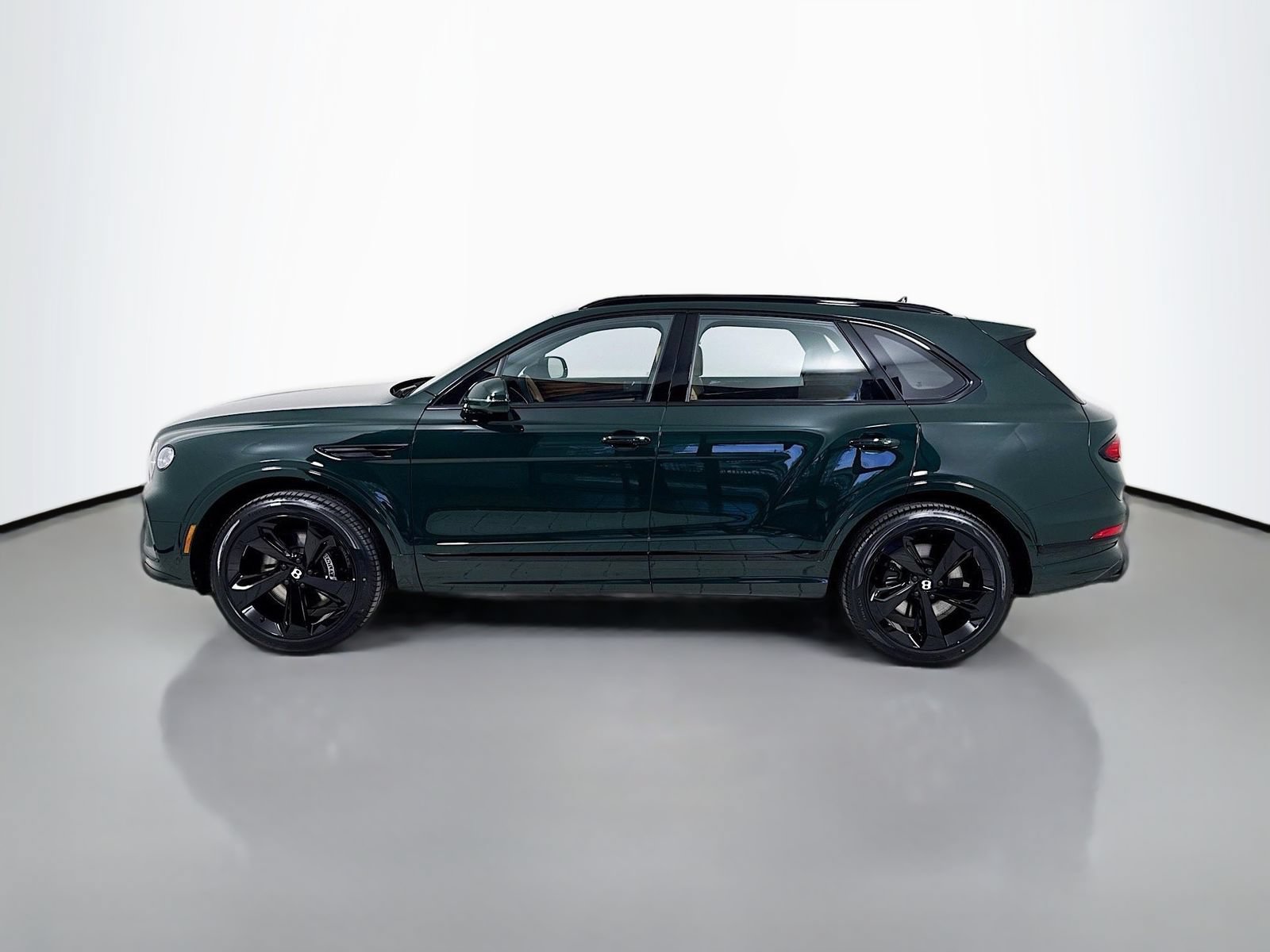 Certified 2025 Bentley Bentayga AWD/4WD image 5