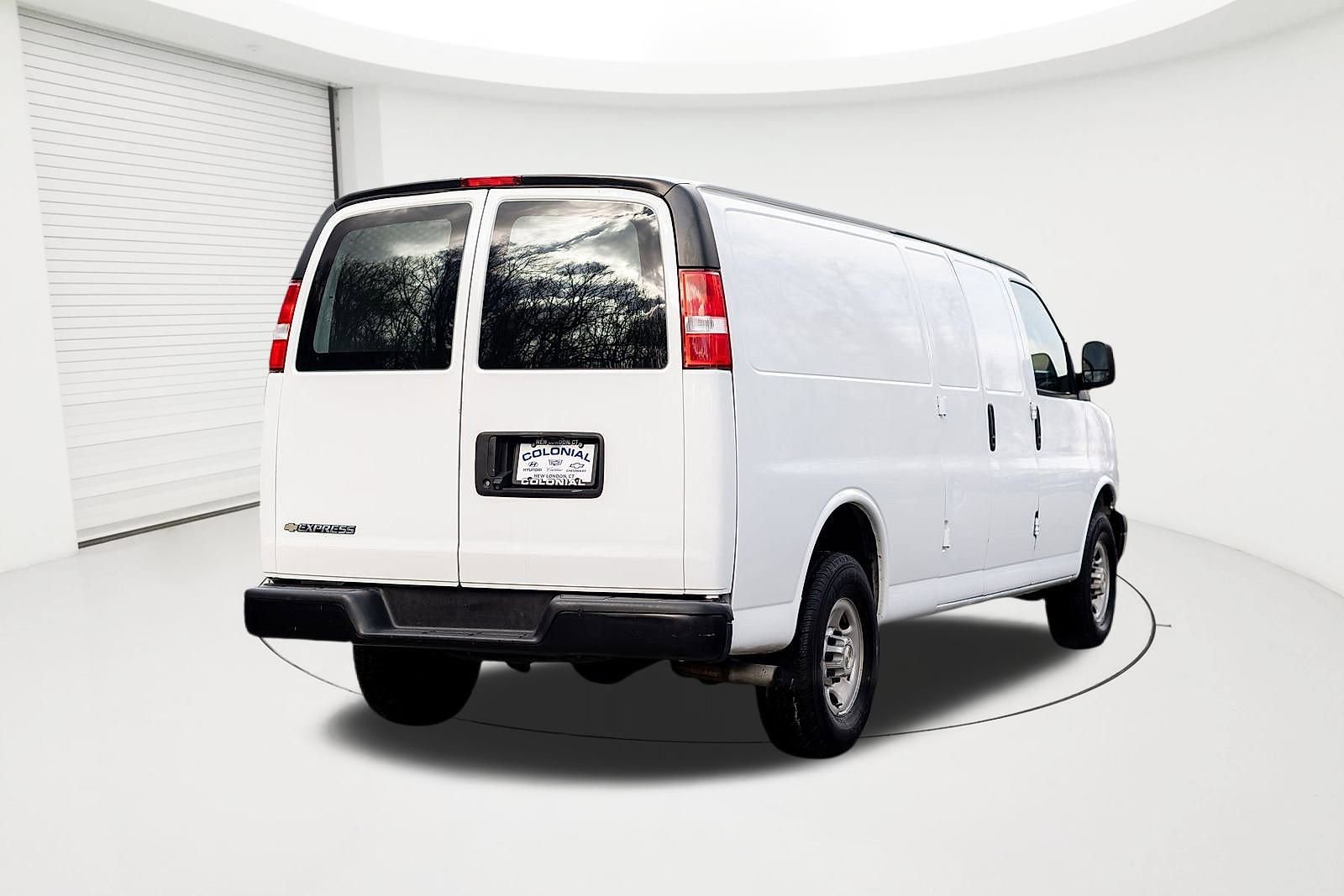 Certified 2022 Chevrolet Express 2500 Extended w/ Driver Convenience Package image 5
