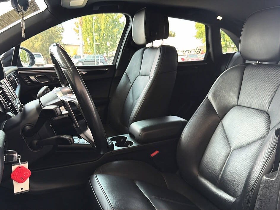 Used 2016 Porsche Macan S AWD/4WD image 5