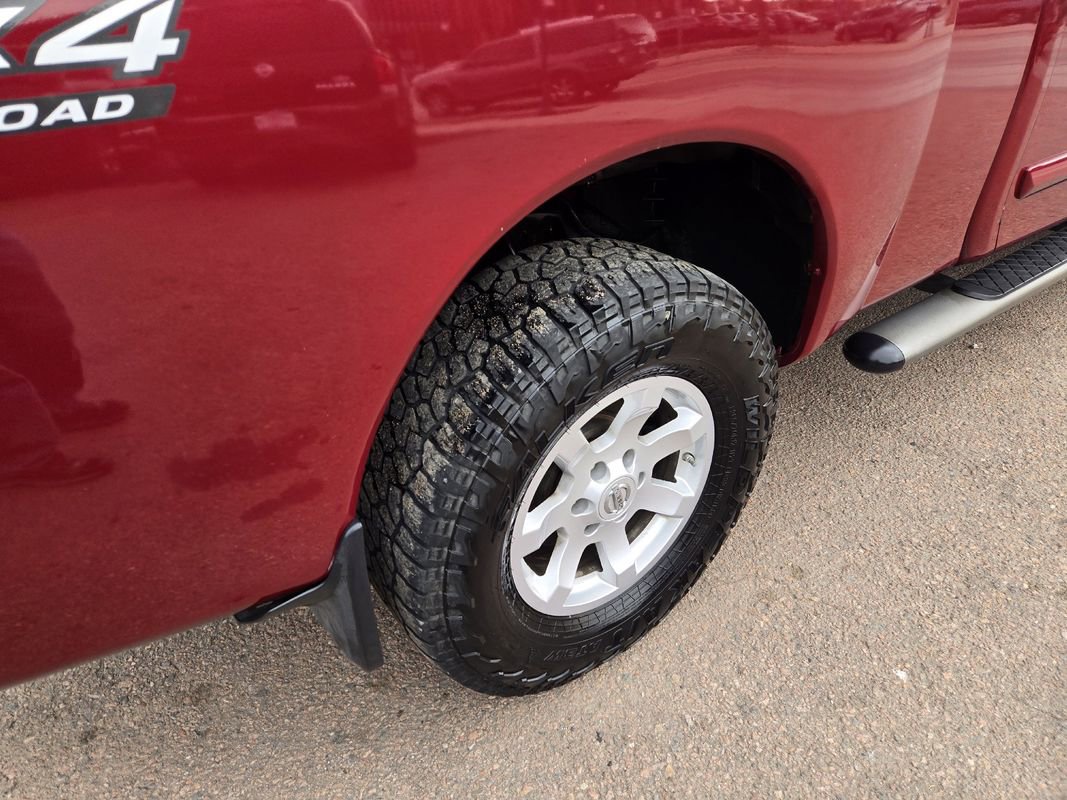 Used 2005 Nissan Titan SE image 10