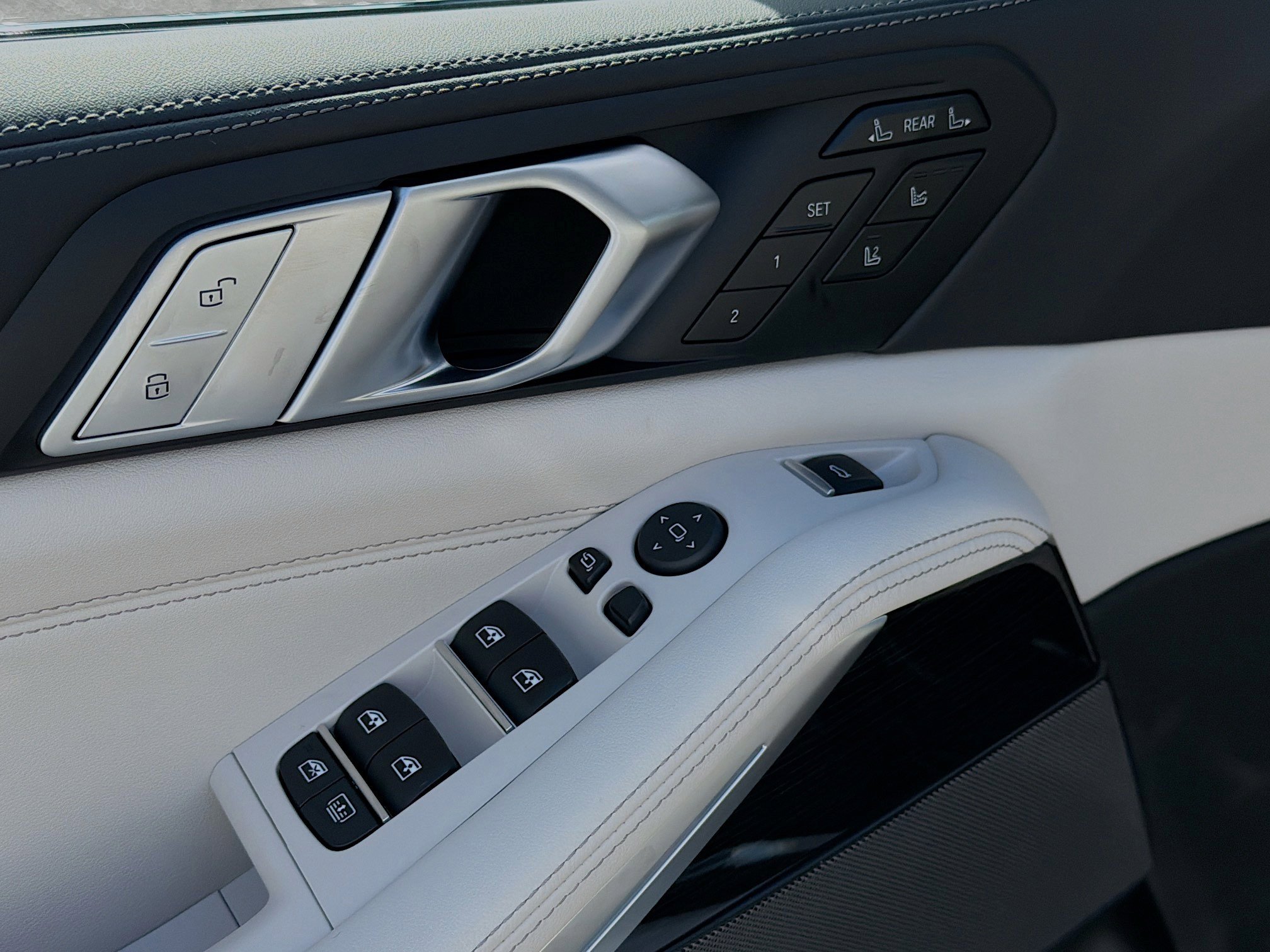 New 2026 BMW X7 xDrive40i w/ Executive Package image 25