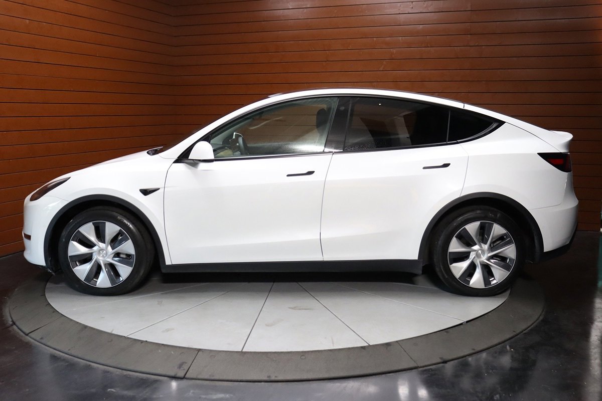 Used 2023 Tesla Model Y Long Range image 8
