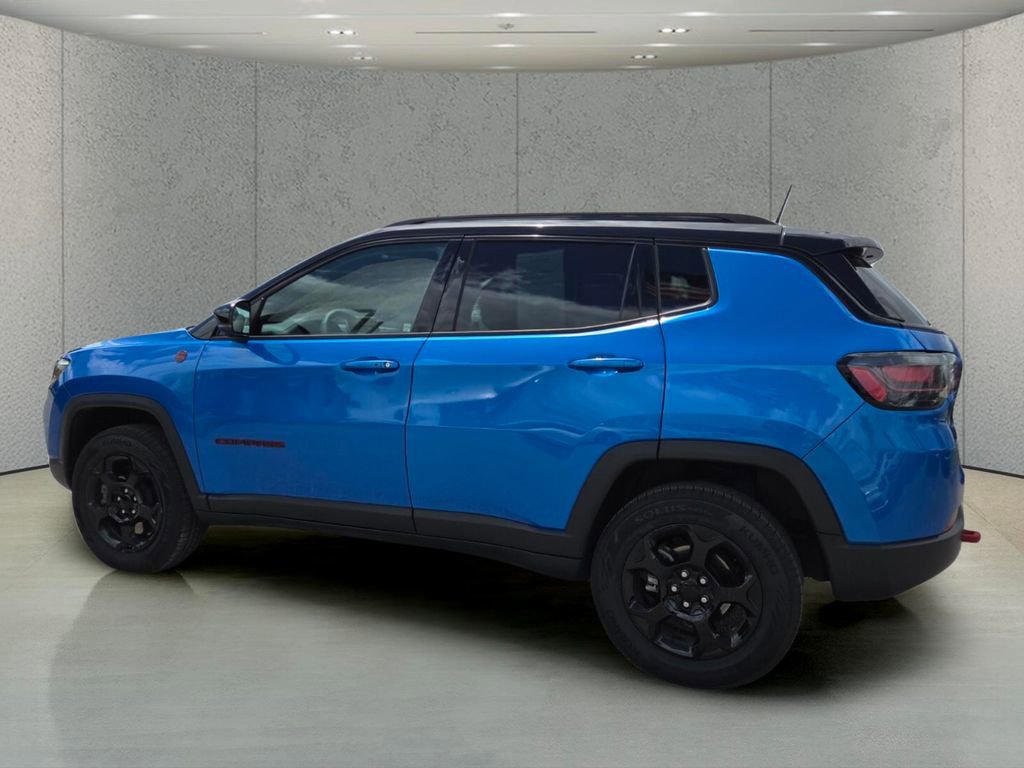 Used 2023 Jeep Compass Trailhawk w/ Trailhawk Elite Group AWD/4WD image 5