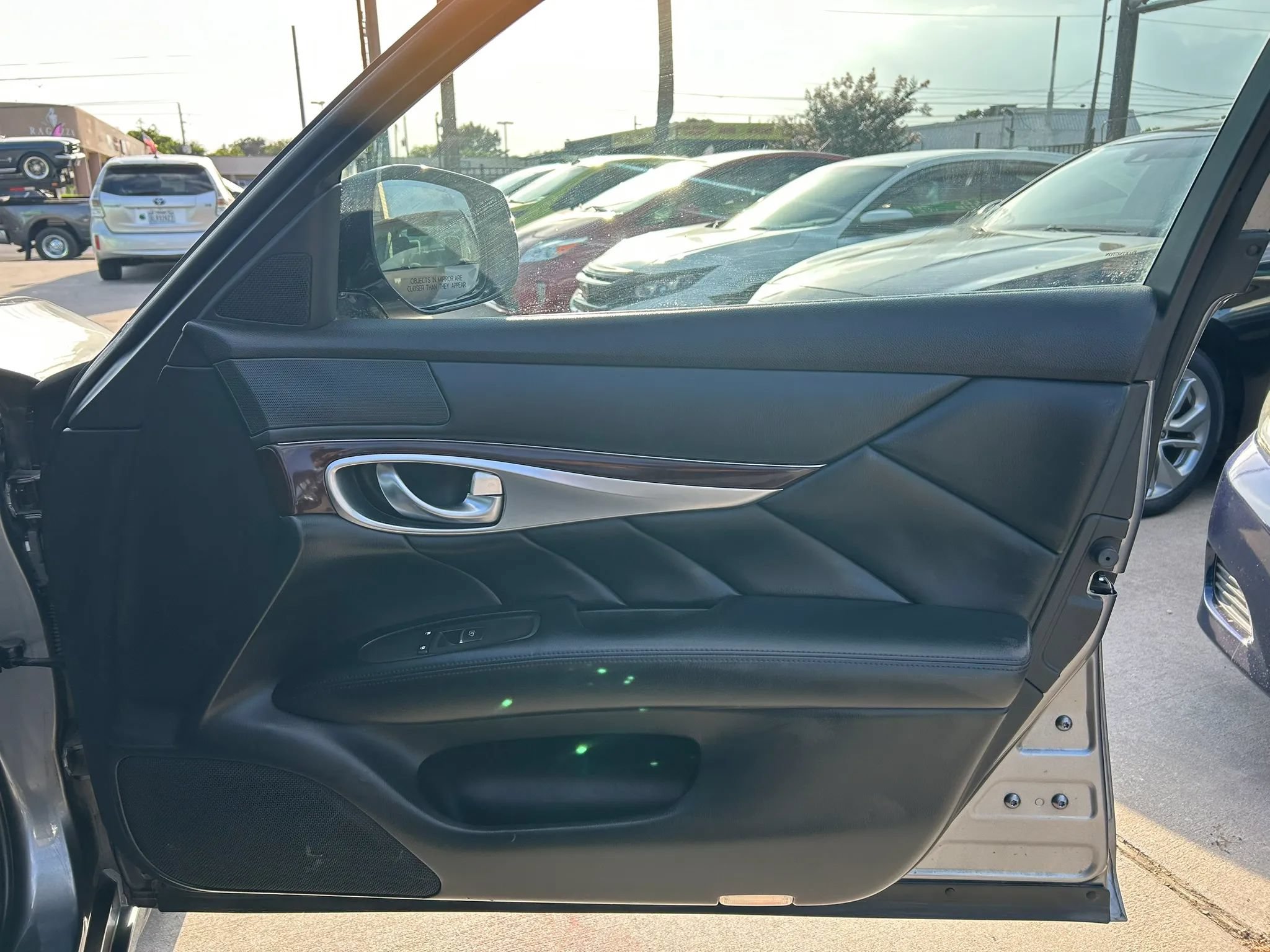 Used 2019 INFINITI Q70 L 3.7 AWD/4WD image 16