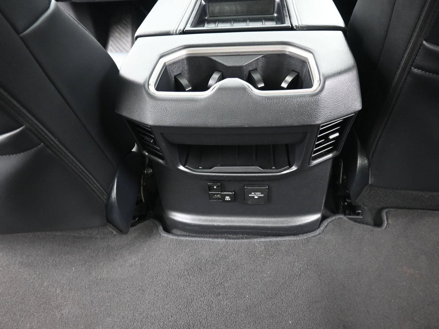 Used 2025 Toyota Tundra Limited AWD/4WD image 24