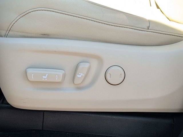 Used 2020 Lexus GX 460 Premium w/ Premium Package image 19