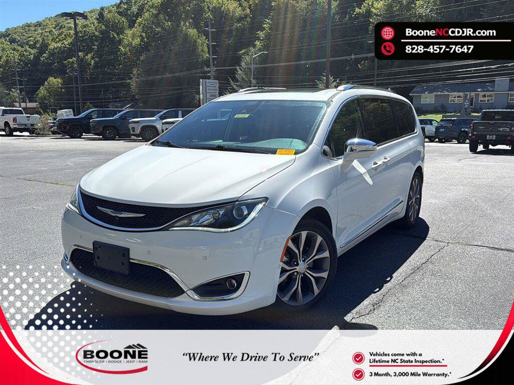 Used 2019 Chrysler Pacifica Limited w/ Tire & Wheel Group FWD image 1
