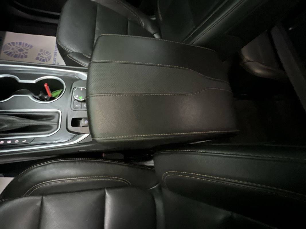 Used 2020 Chevrolet Traverse Premier w/ Redline Edition FWD image 24