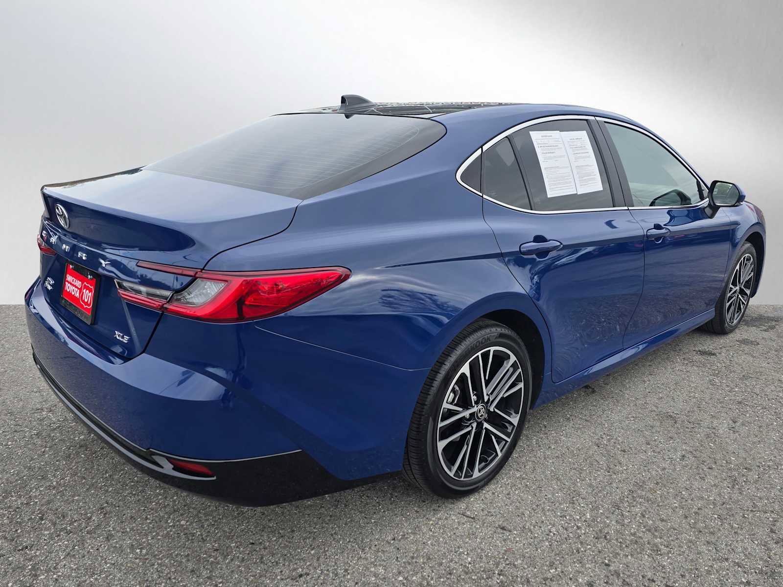 Used 2026 Toyota Camry XLE image 3