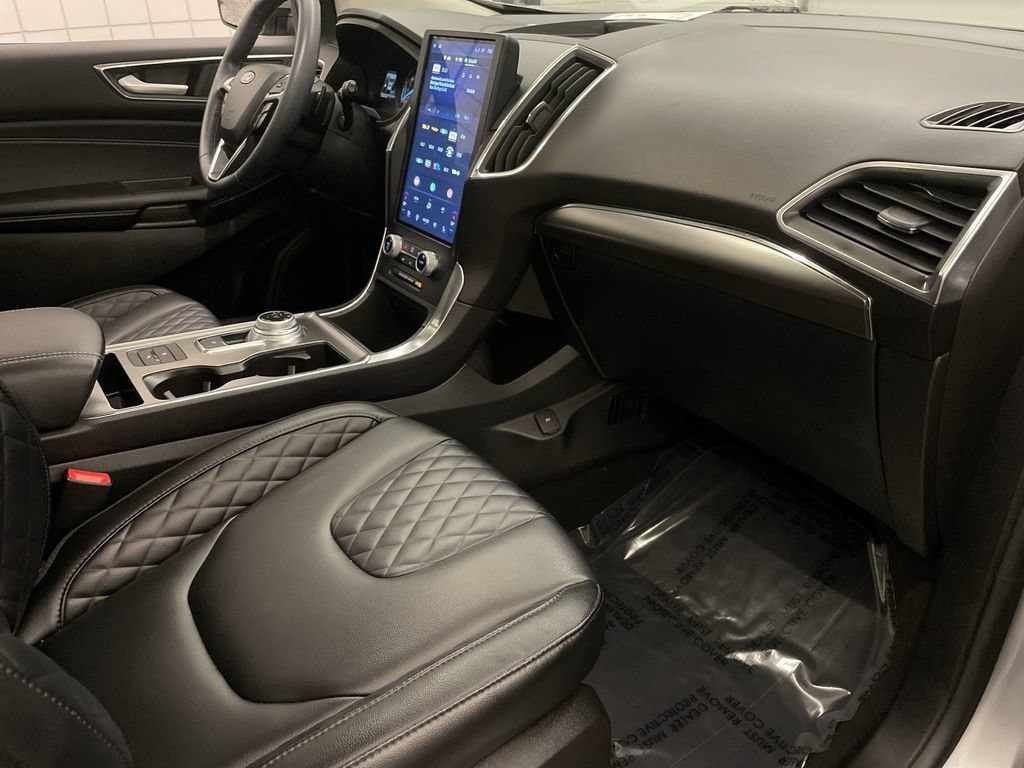 Used 2023 Ford Edge Titanium w/ Class II Trailer Tow Package AWD/4WD image 23