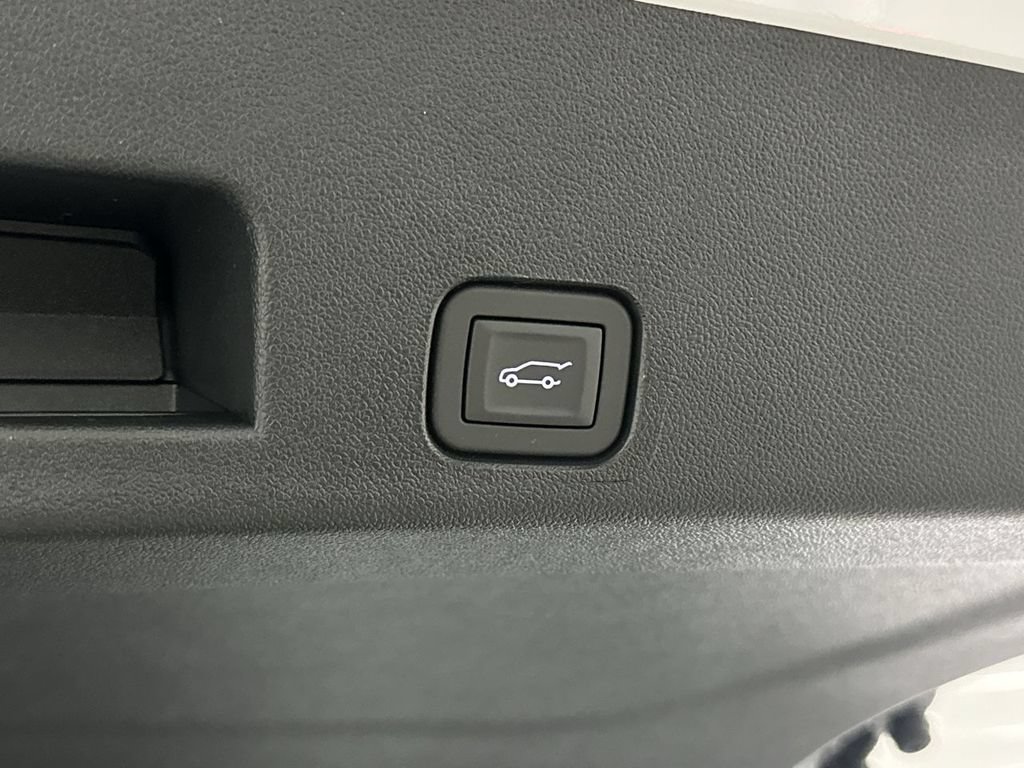 New 2026 Chevrolet Traverse LT w/ Midnight/Sport Edition AWD/4WD image 28