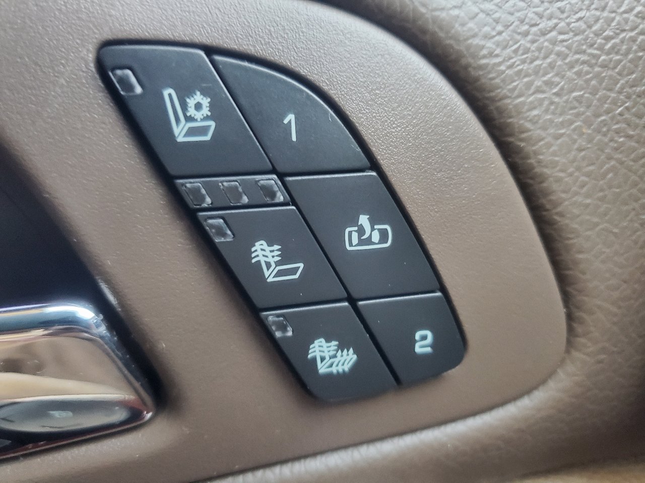 Used 2013 Chevrolet Tahoe LTZ image 41