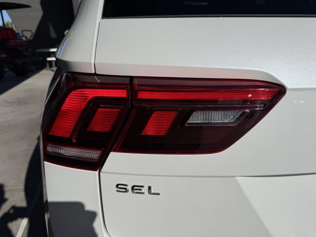 Used 2022 Volkswagen Tiguan SEL R-Line image 14