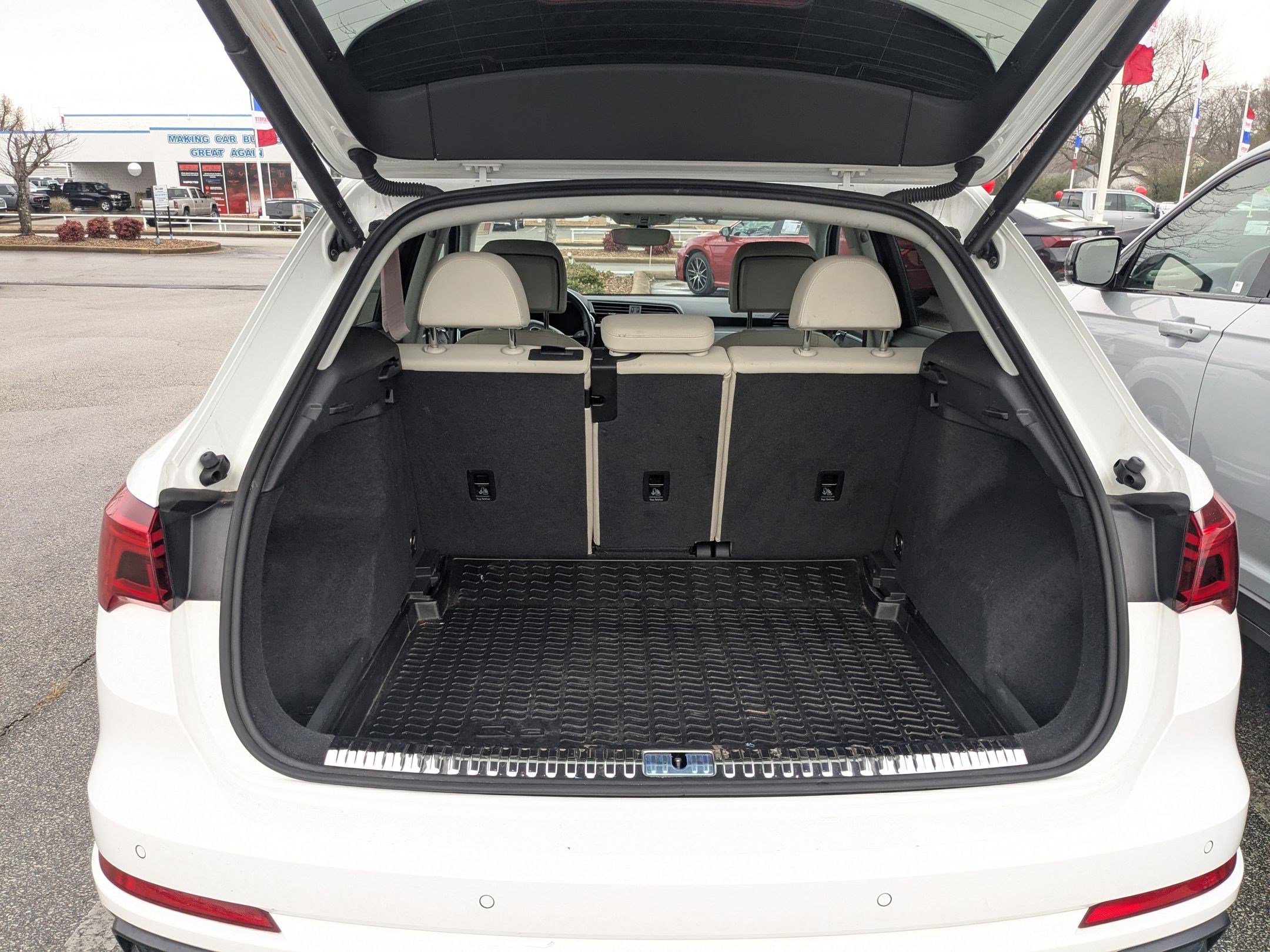 Used 2022 Audi Q3 2.0T Premium Plus w/ Premium Plus Package image 5