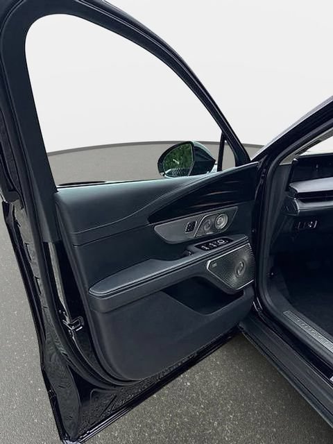 New 2026 Lincoln Nautilus Reserve AWD/4WD image 9