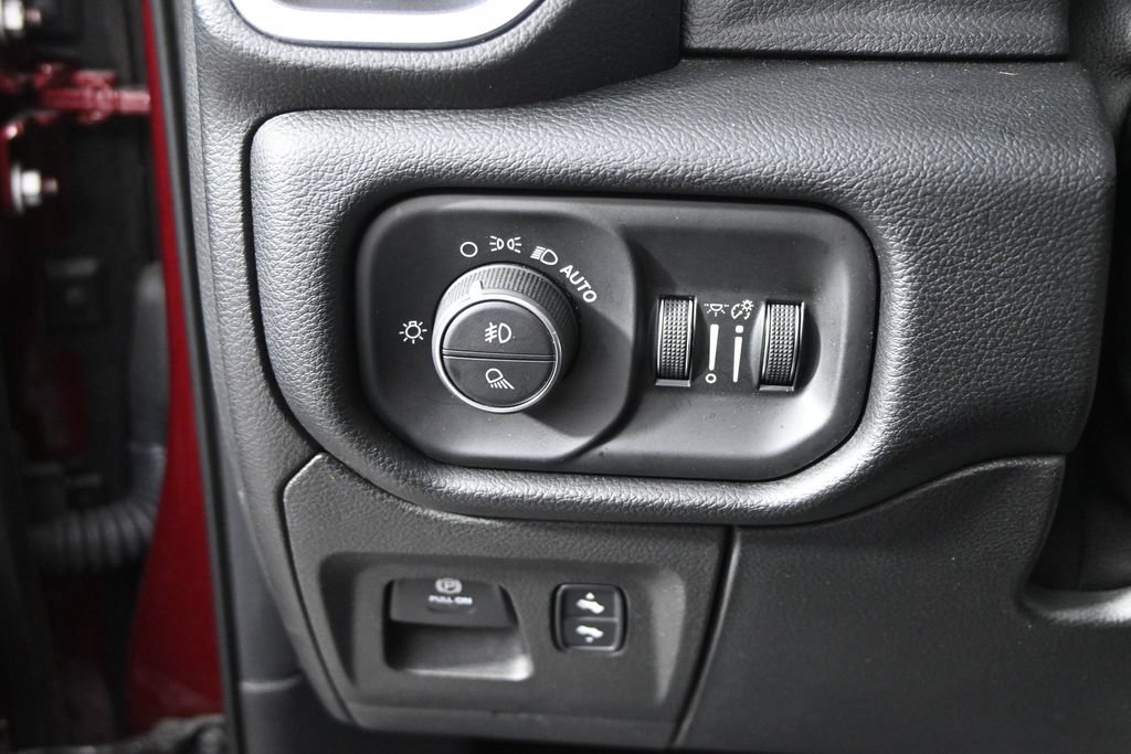 Used 2019 RAM 1500 Laramie AWD/4WD image 24