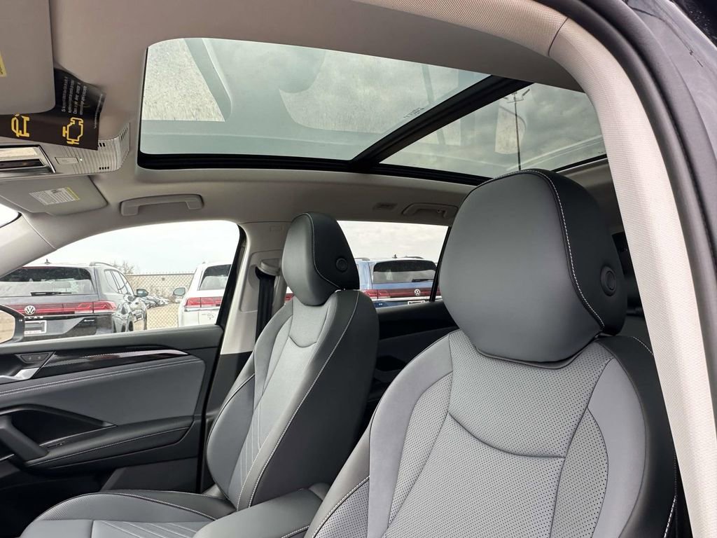 New 2026 Volkswagen Tiguan SE AWD/4WD image 15