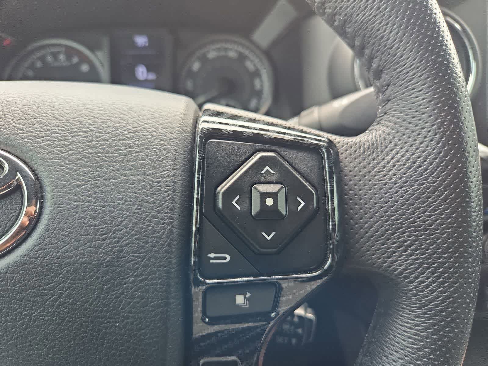 Used 2020 Toyota Tacoma TRD Sport w/ Technology Package AWD/4WD image 23