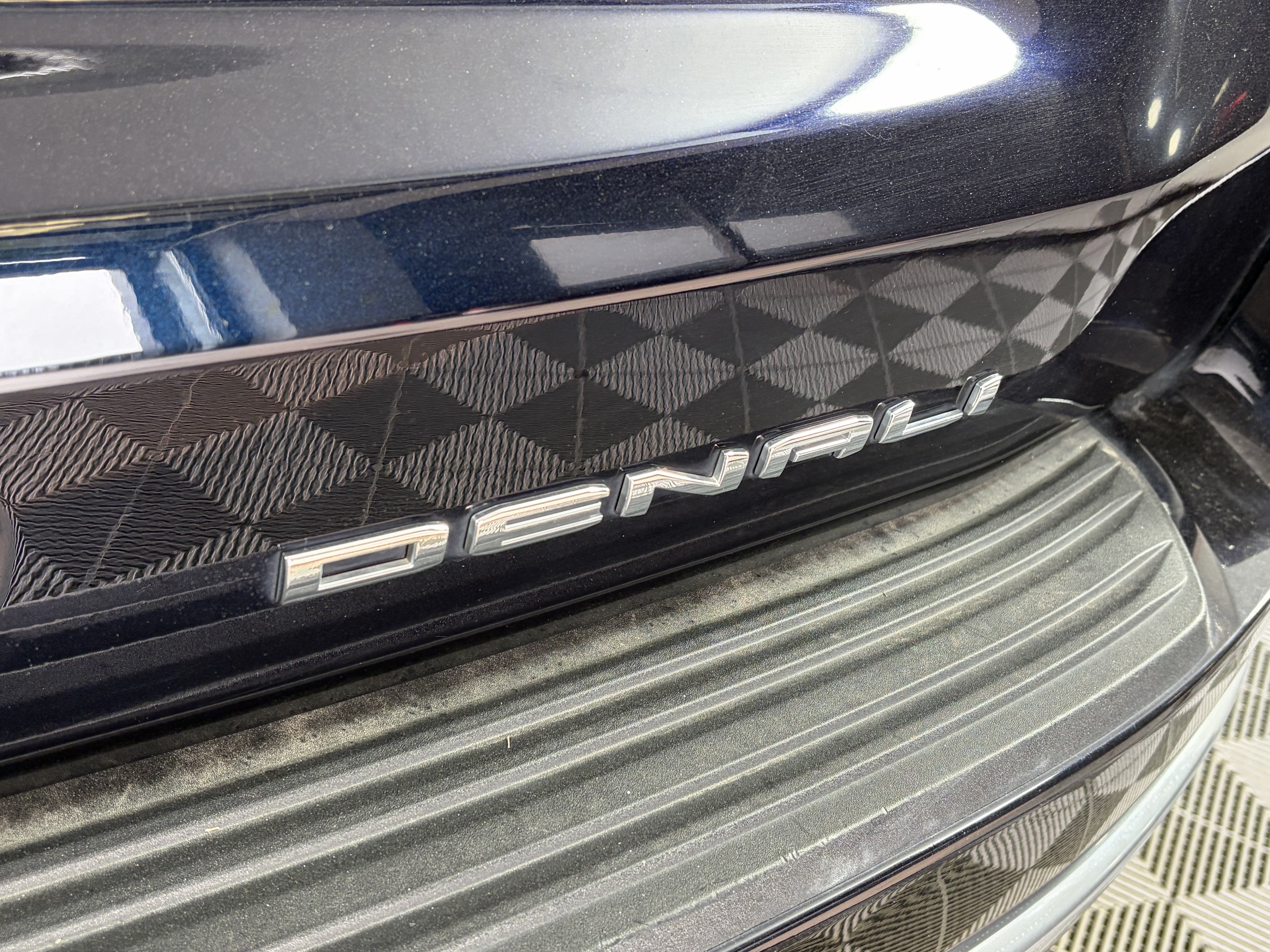 Used 2023 GMC Yukon Denali AWD/4WD image 17