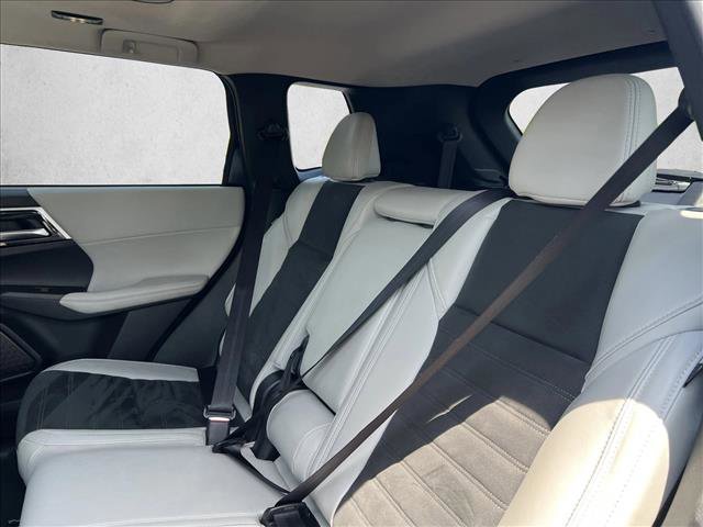 Used 2025 Mitsubishi Outlander SE image 20