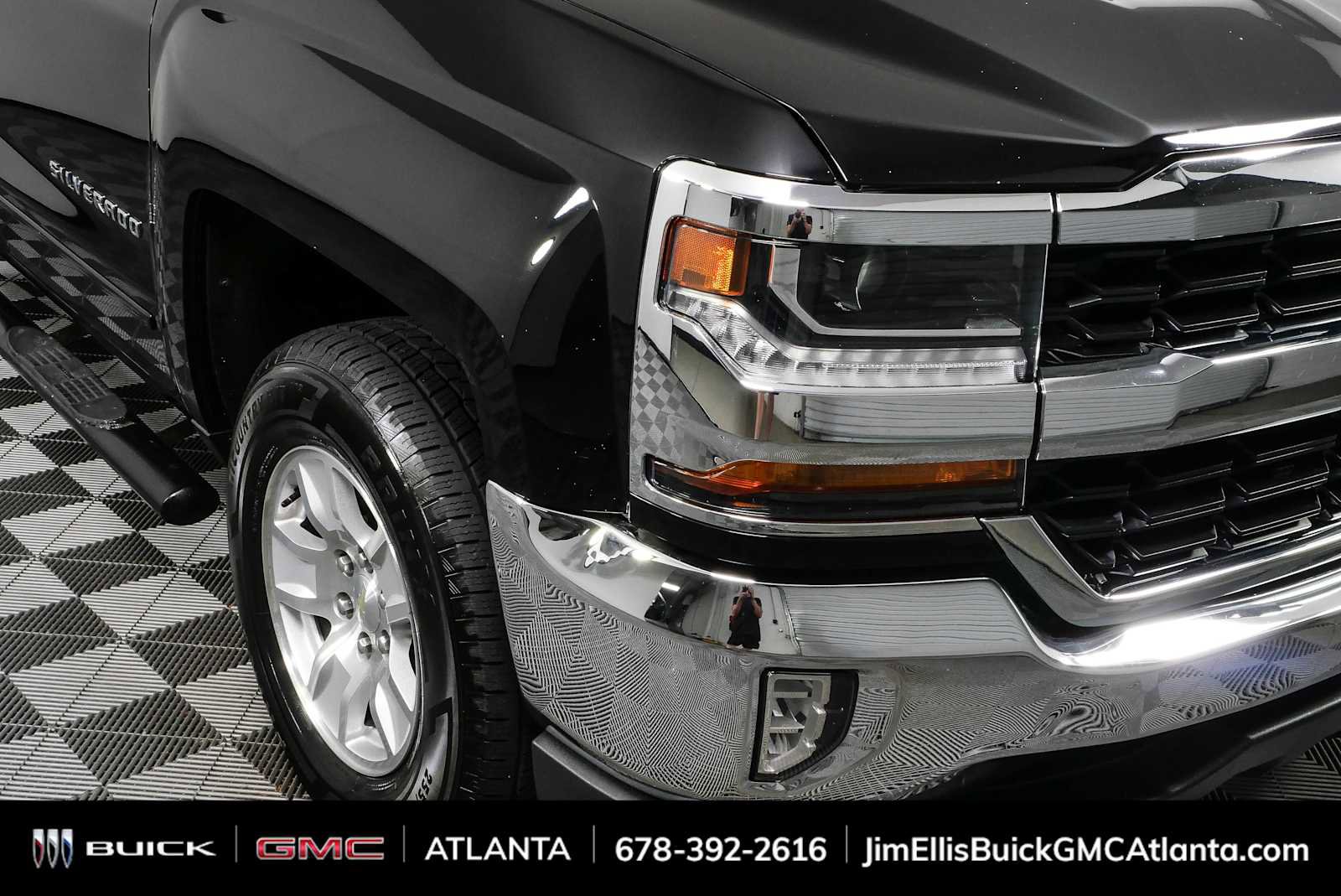 Used 2018 Chevrolet Silverado 1500 LT w/ All Star Edition RWD image 32