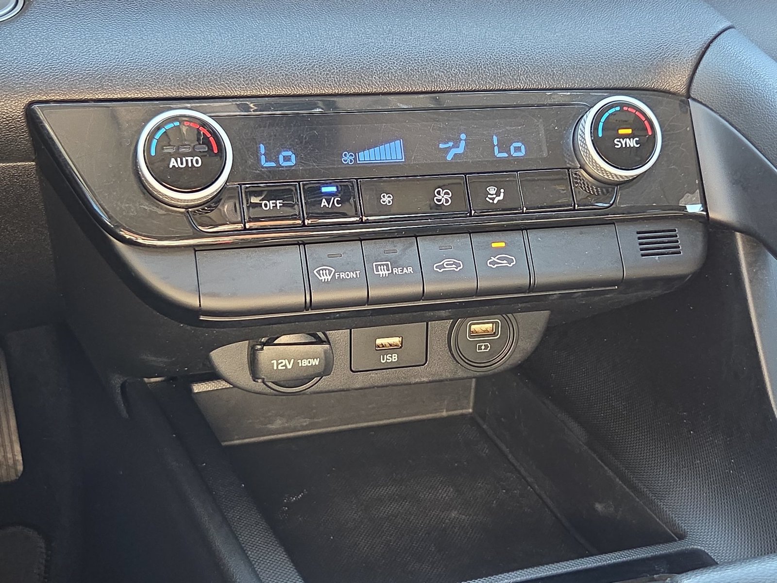 Used 2021 Hyundai Elantra SEL FWD image 32