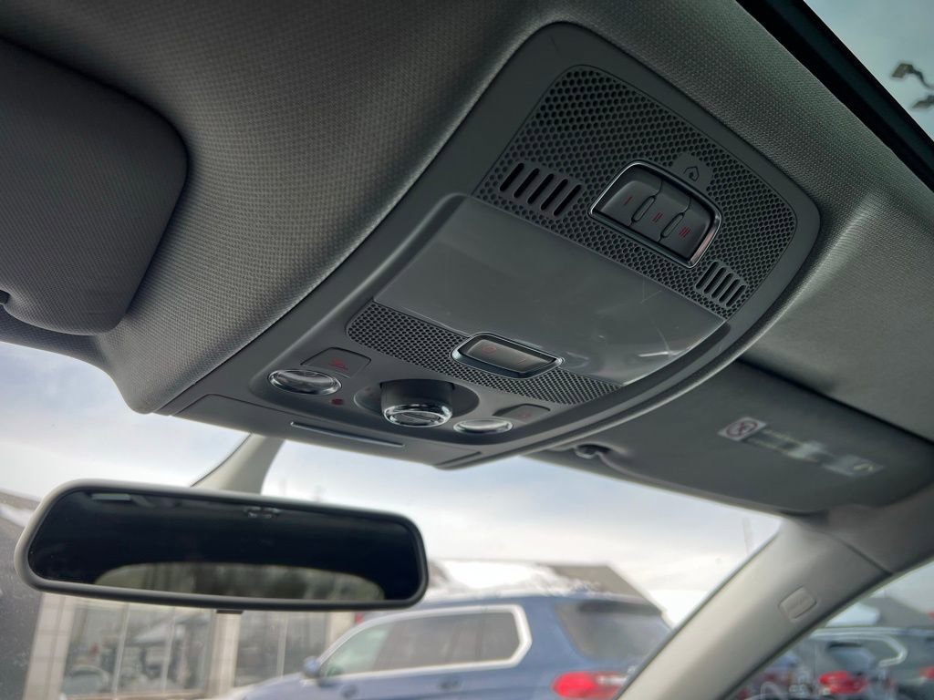 Used 2015 Audi A4 Premium image 46