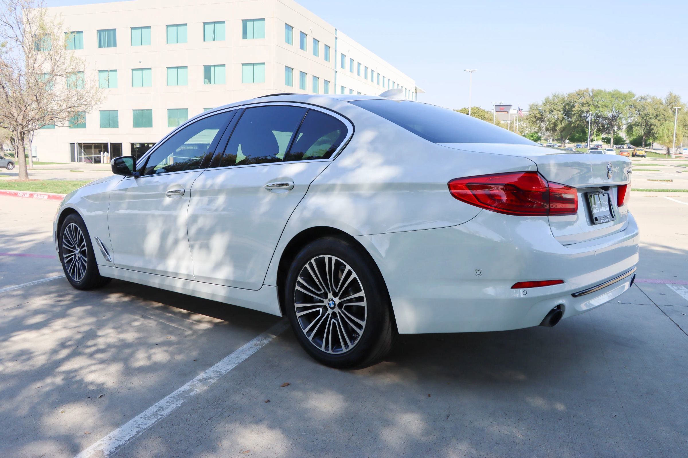 Used 2018 BMW 530i image 5