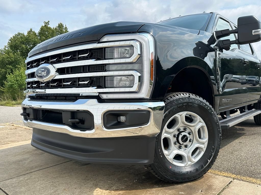 New 2026 Ford F250 XLT w/ XLT Premium Package AWD/4WD image 36