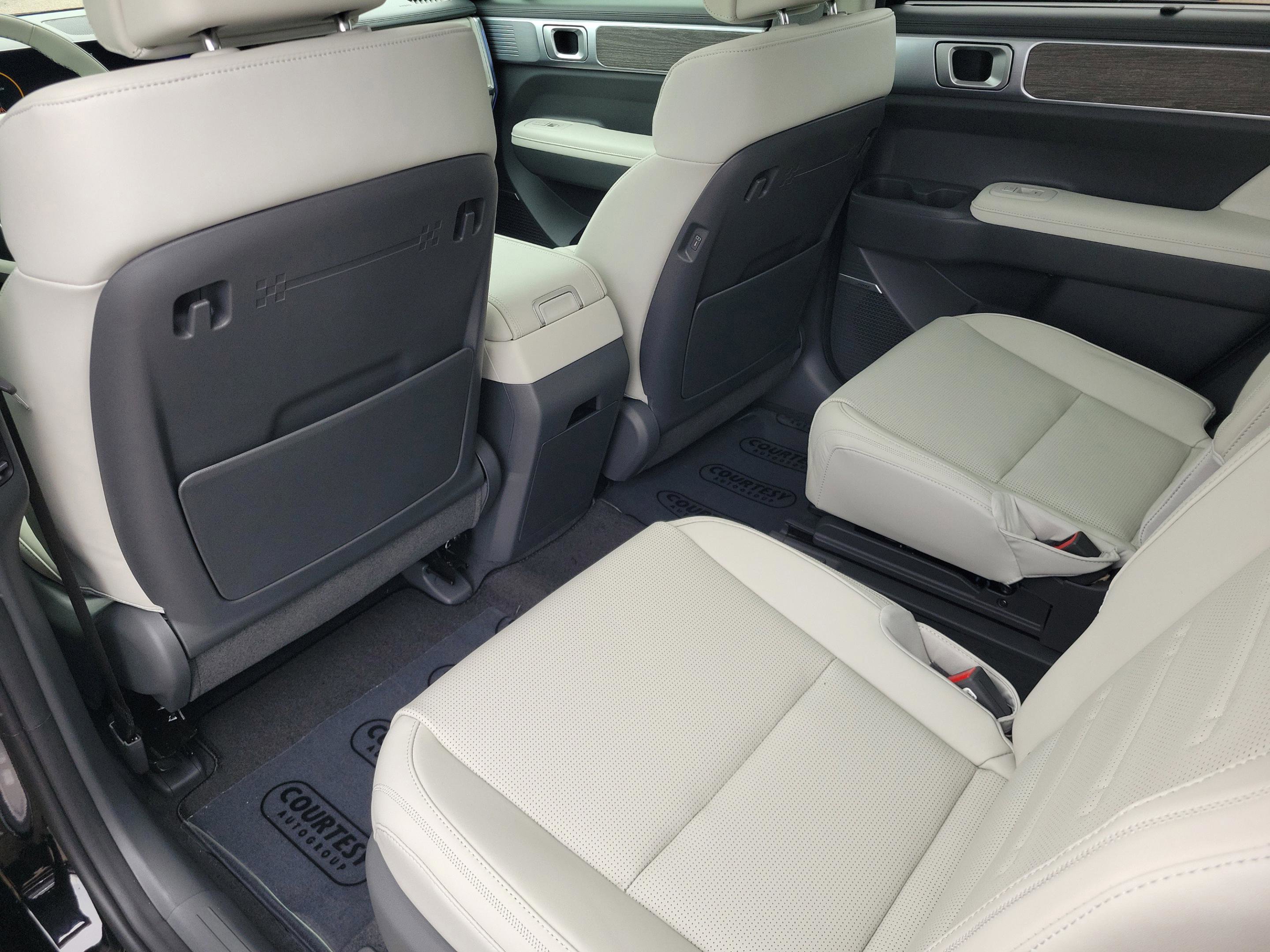 New 2026 Hyundai Santa Fe Calligraphy image 9