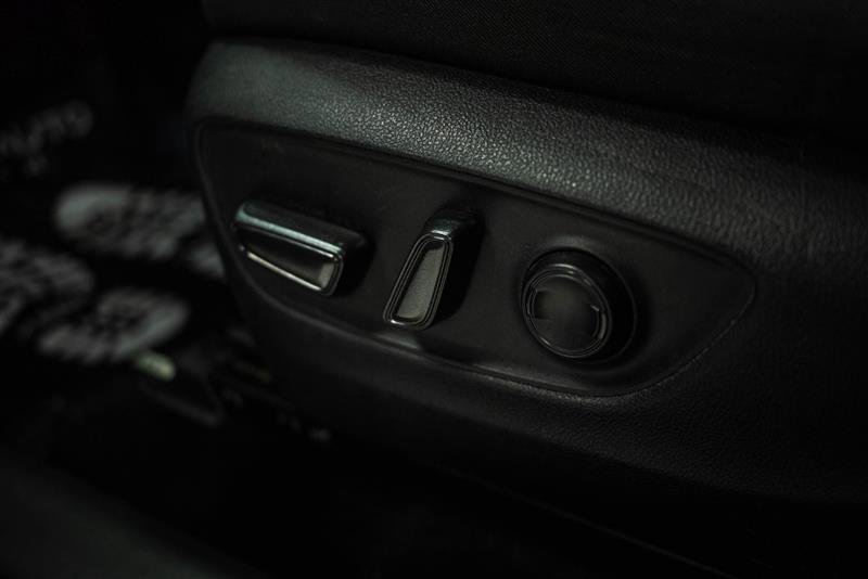 Used 2021 Toyota RAV4 XLE w/ Carpet Mat Package (TMS) image 15