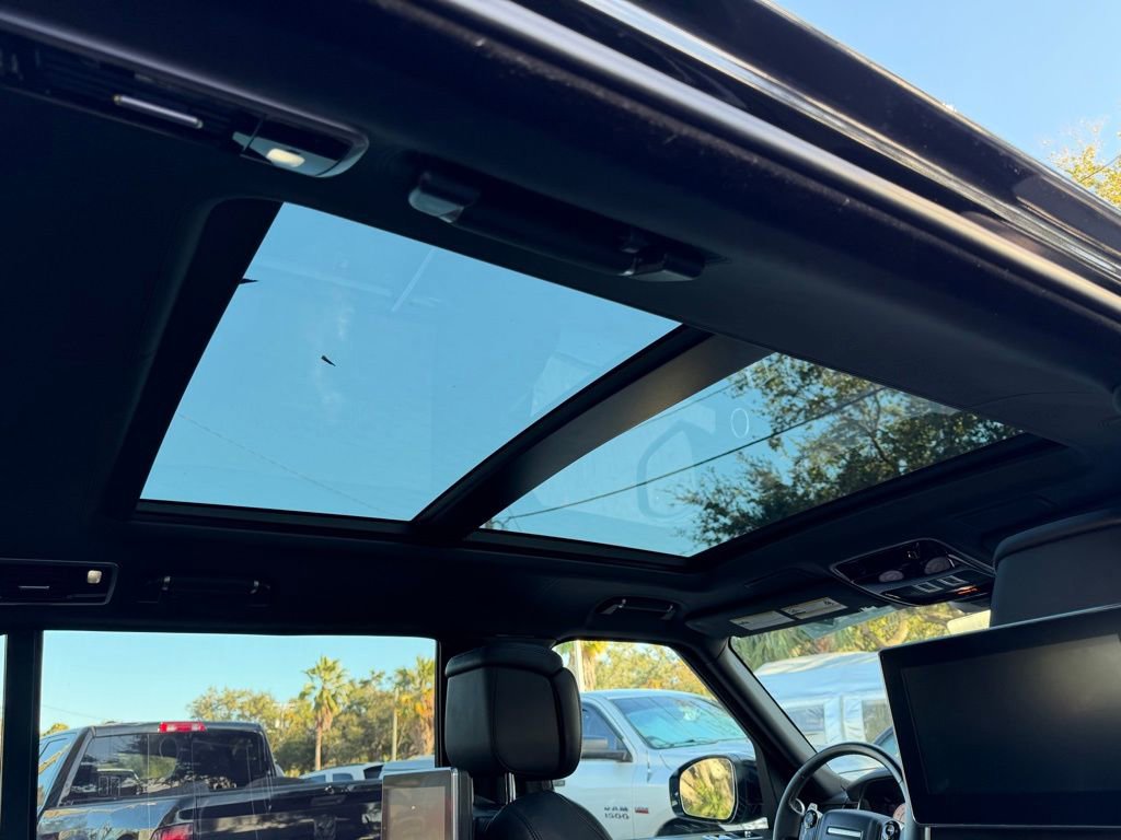 Used 2021 Land Rover Range Rover SV Autobiography Dynamic image 35